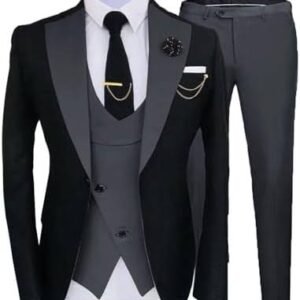 TRAJES